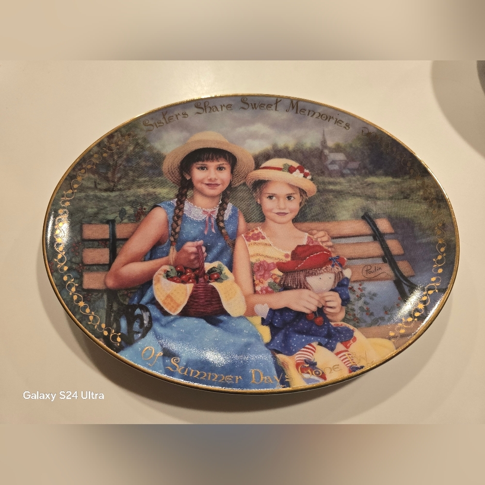 Bradex Decorative Plate - Sisters Share Sweet Memories